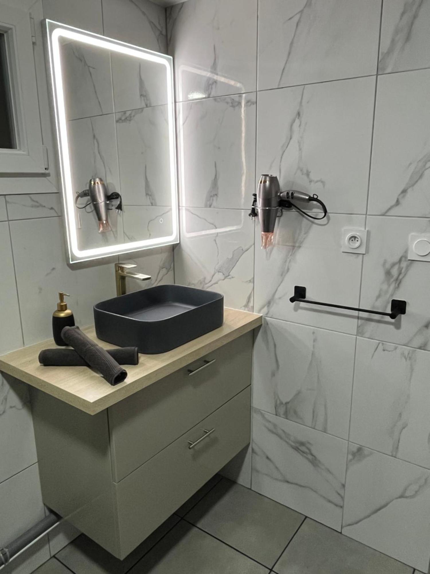 Galaxy Spa - Suite Mercure Jacuzzi Privatif Champigneulles Exterior foto