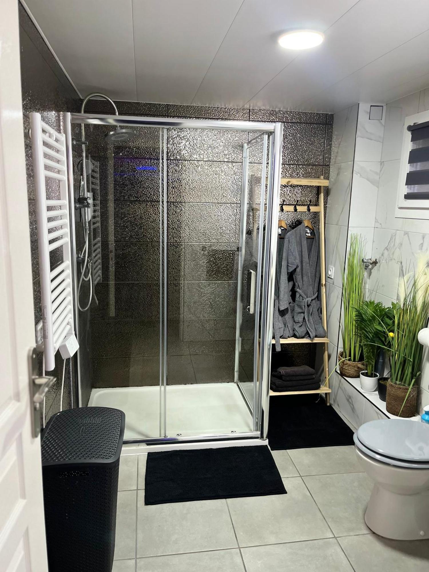 Galaxy Spa - Suite Mercure Jacuzzi Privatif Champigneulles Exterior foto